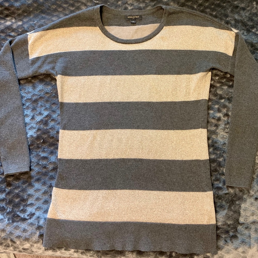 Banana Republic Sweater - EUC!